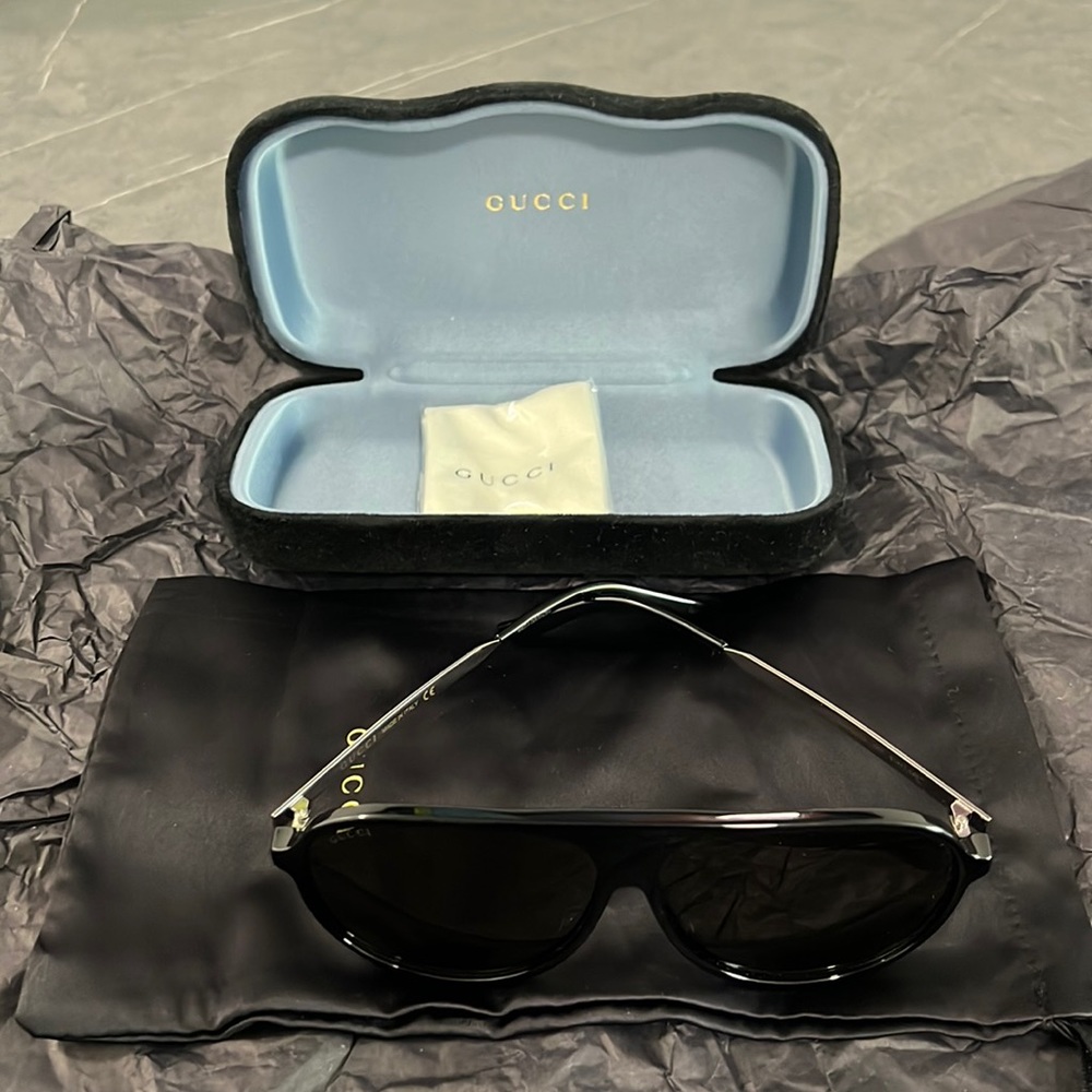 Gucci black sunglasses- new